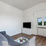 Matta Apartment 400 Mt From The Lake - Happy Rentals
