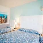 Hotel Holiday