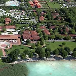 Modern Furnished Chalet With Ac, 4Km From Sirmione