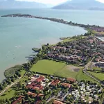 Modern Furnished Chalet With Ac, 4Km From Sirmione
