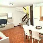 Bright Apartments Sirmione -Sorgente Pool 1