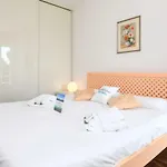 Costa D\'Oro Lake Apartment