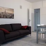 Casa Mary Due - Trilocale Con Giardino Privato A Due Passi Dal Lago