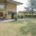 Villa Ida - 2 Bedrooms Apartment With Private Garden