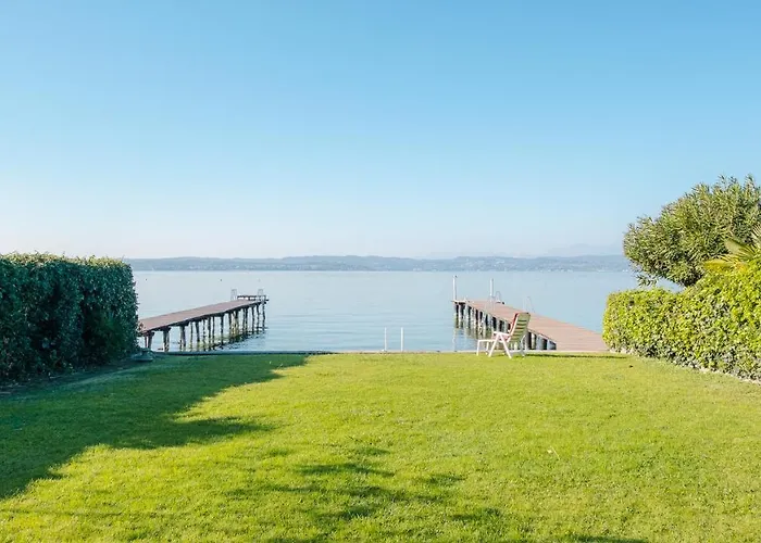 One Step From The Lake - Italian Homing