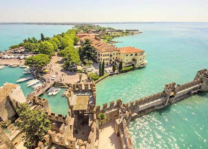 Tasteful Holiday Home In Sirmione With Pool