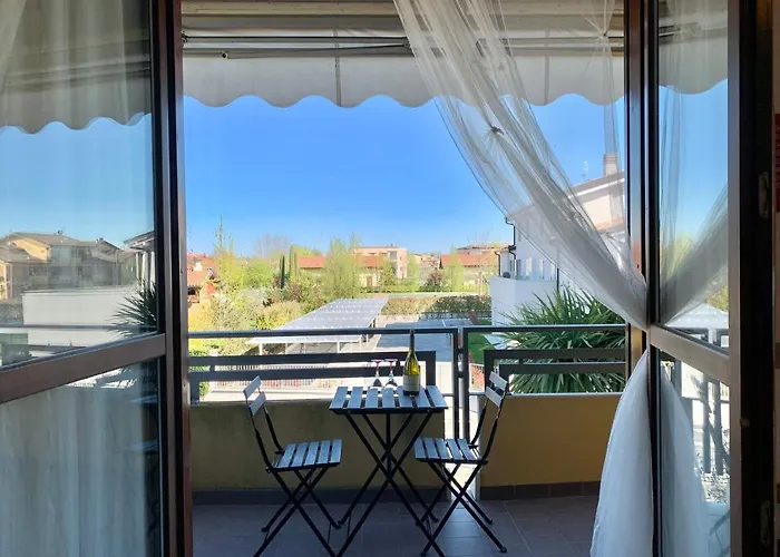 Camelia Apt Sirmione