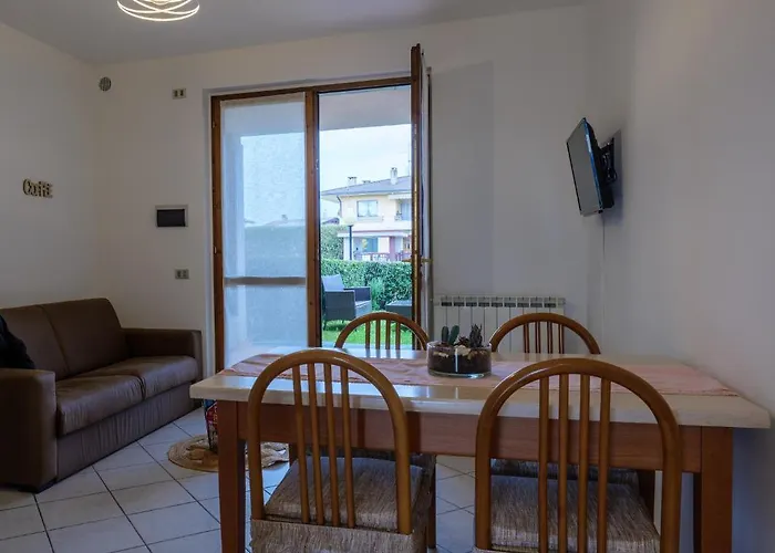 Apollo\'S Apartment