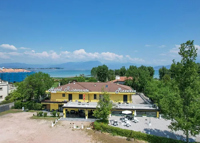 A.G. Holiday Hotel