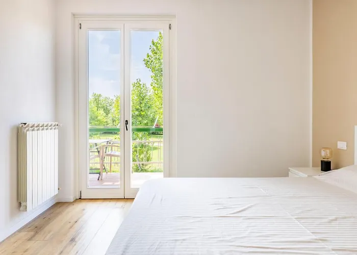 Trendy Aparment With Garage Right By The Lake