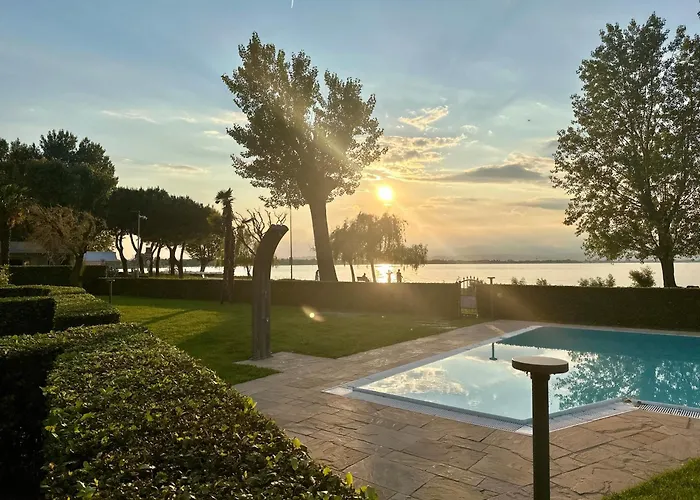 Sirmione Punta Gro Apartment