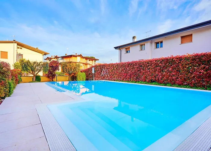Smeraldo Apartment - Vista Piscina