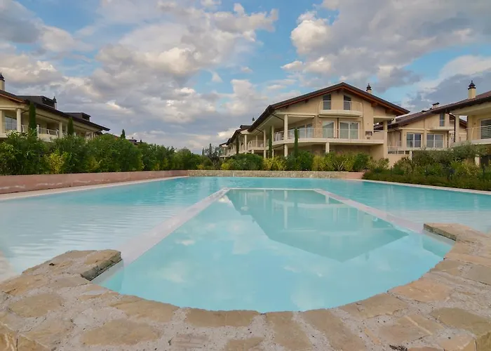 Sirmione Halldis Apartments