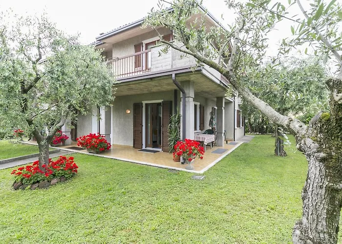 Casa Mary Due - Trilocale Con Giardino Privato A Due Passi Dal Lago