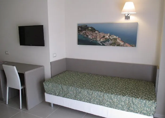 Hotel Holiday