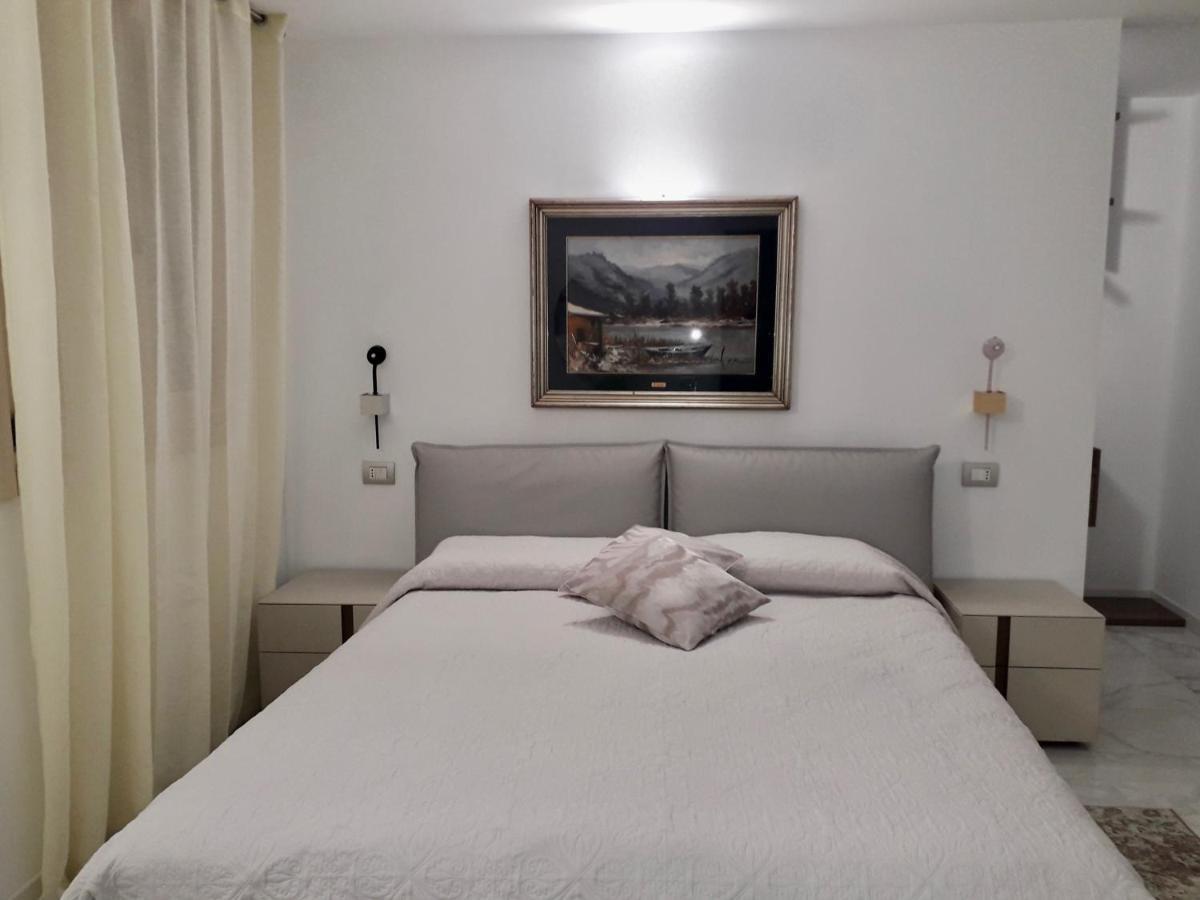 De Luxe Olimp Sirmione