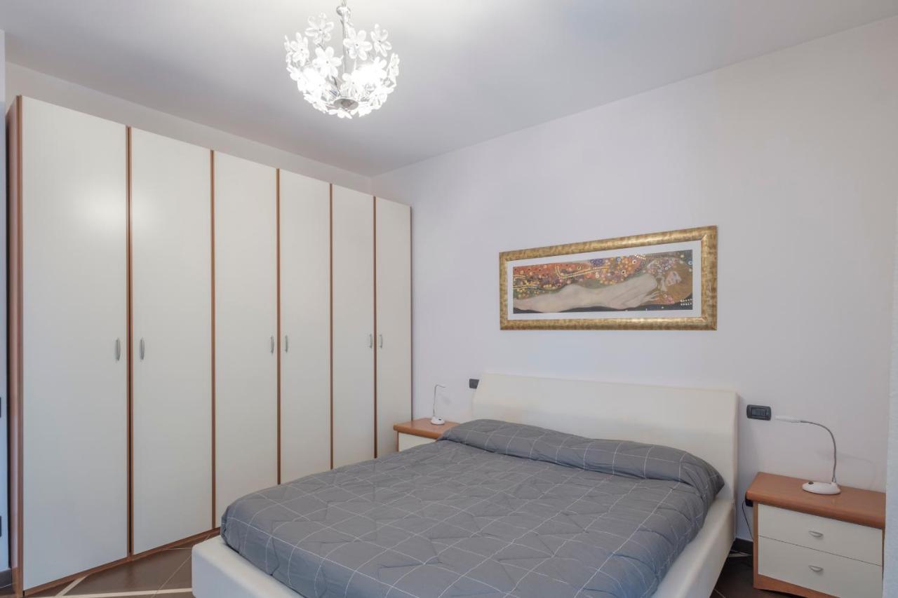 Aura - 2 Bedrooms *