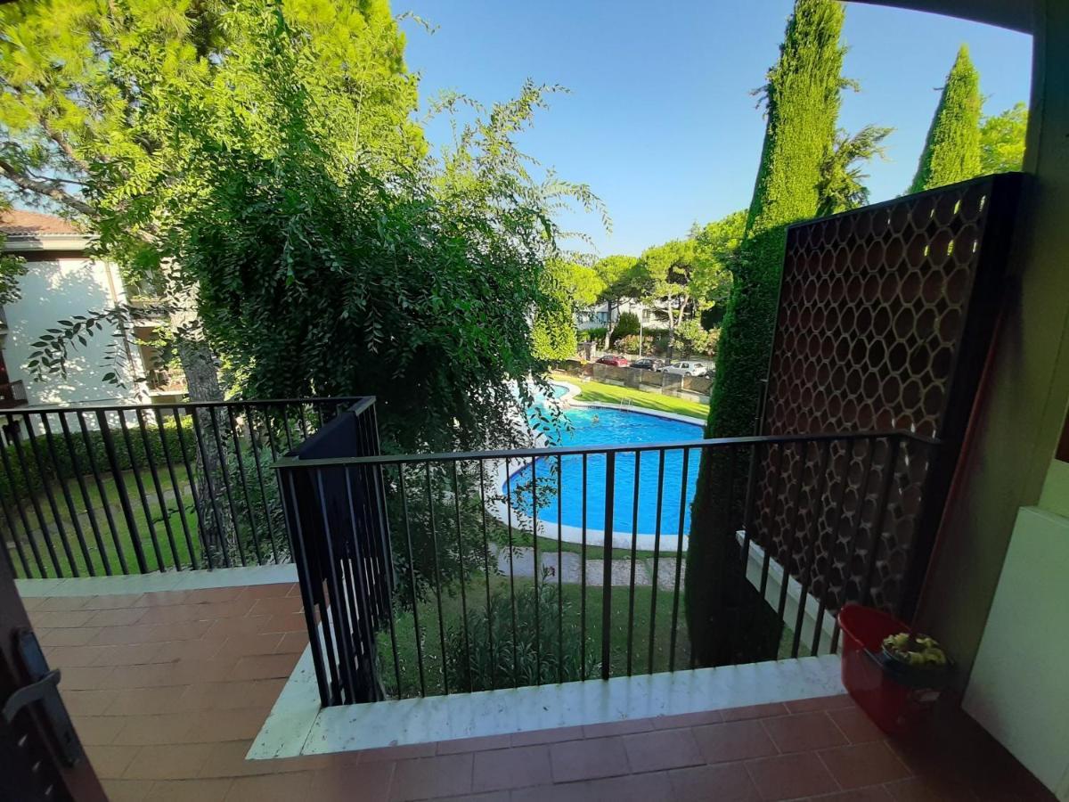 Genziana - Con Vista Piscina E Garage *