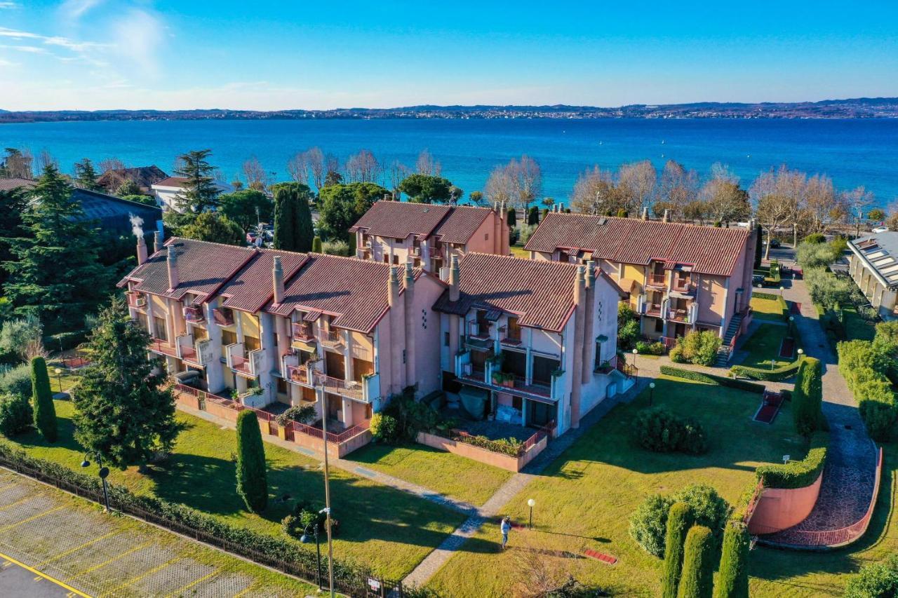 5 Star With Private Beach And Garage *