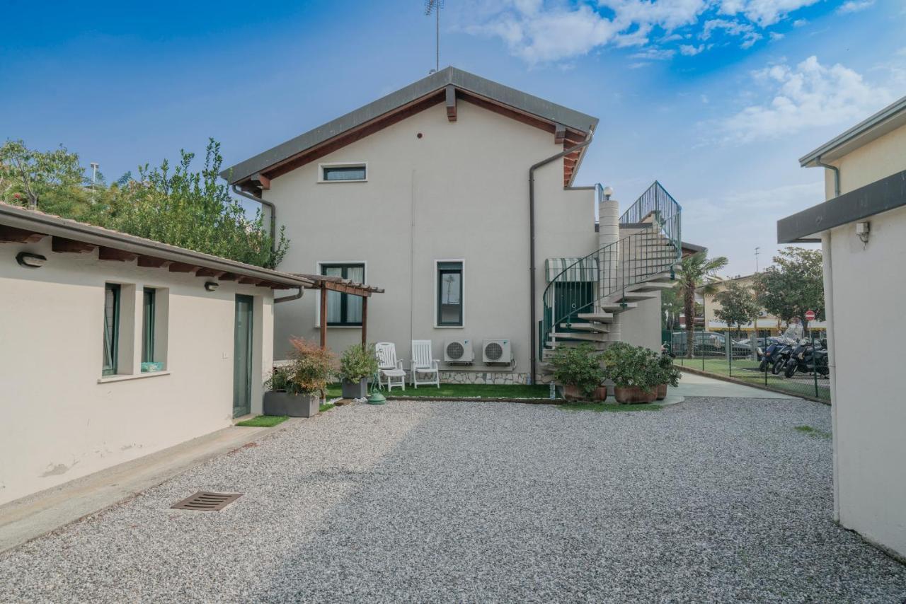 Natalina - A 100 Metri Dalle Terme Virgilio * Sirmione
