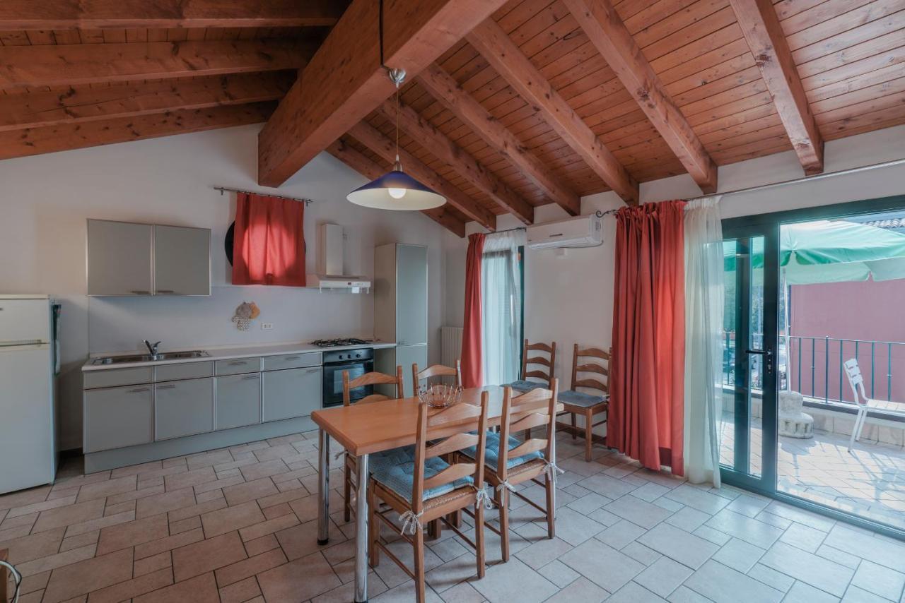 Natalina - A 100 Metri Dalle Terme Virgilio Sirmione