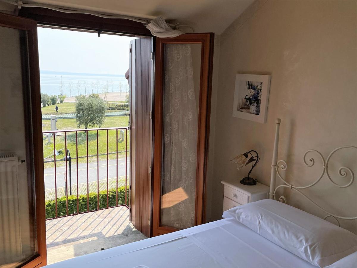 Apartment 5 Star With Private Beach And Garage Sirmione