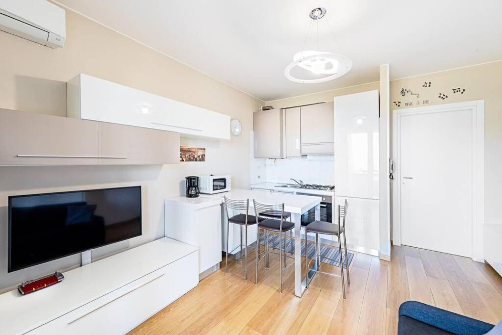 Lugana Point Apartment *