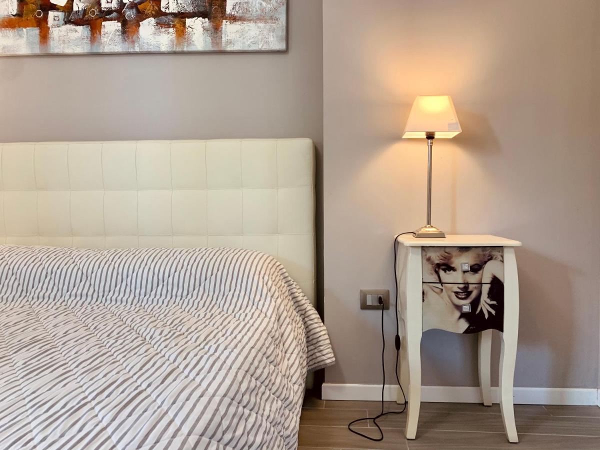 Marilyn Arpa Apartment Sirmione