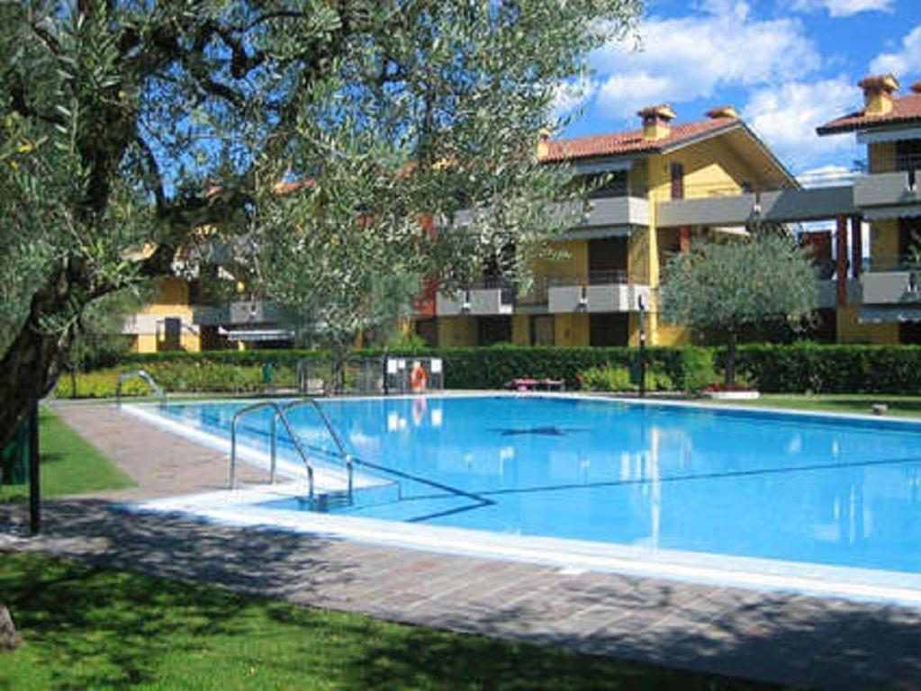 Discovery Flat With Pool & Bikes