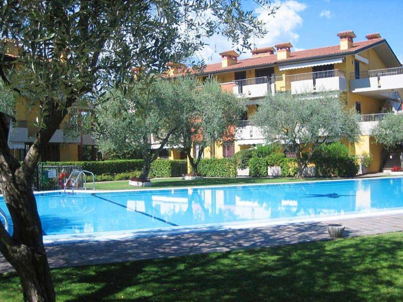 Discovery Flat With Pool & Bikes *
