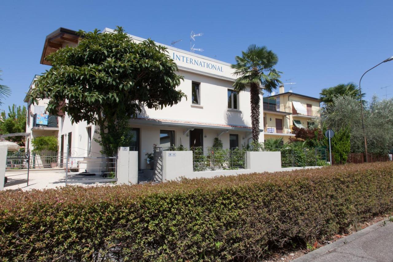 Apartment International & *