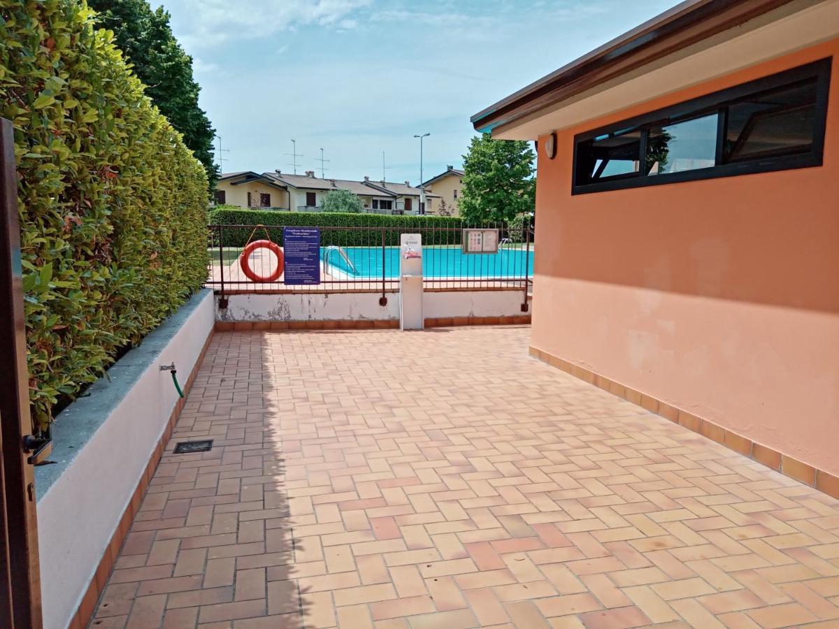 Angelica - Piano Terra Con Terrazza, Piscina E Garage Sirmione