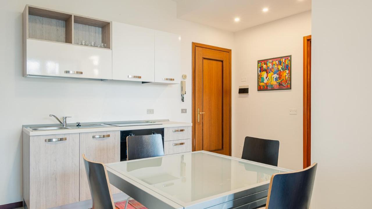 Vista - Italian Homing Apartment