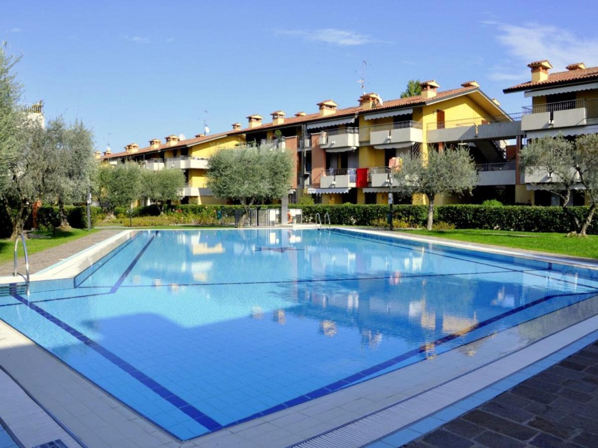 Tasteful In With Pool Sirmione