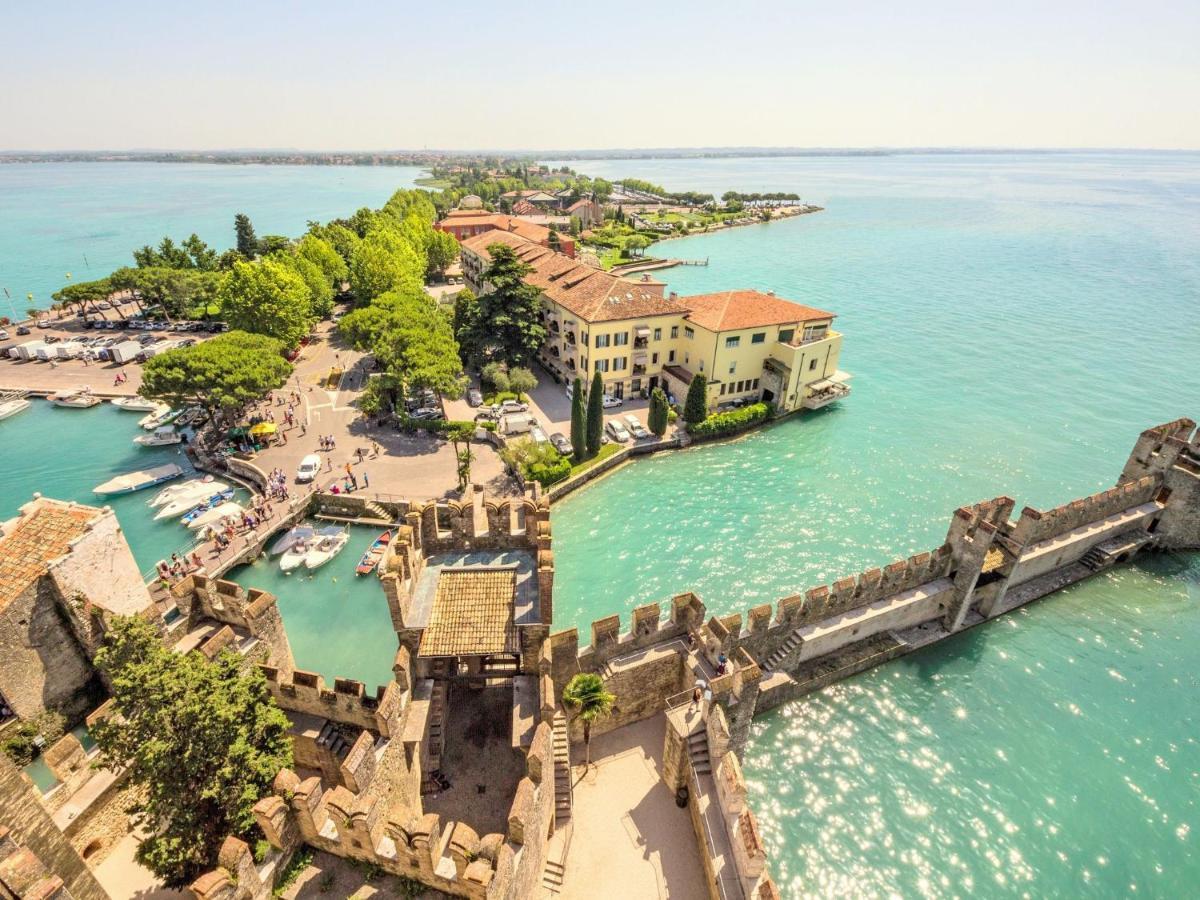 Vikendica Tasteful In With Pool Sirmione