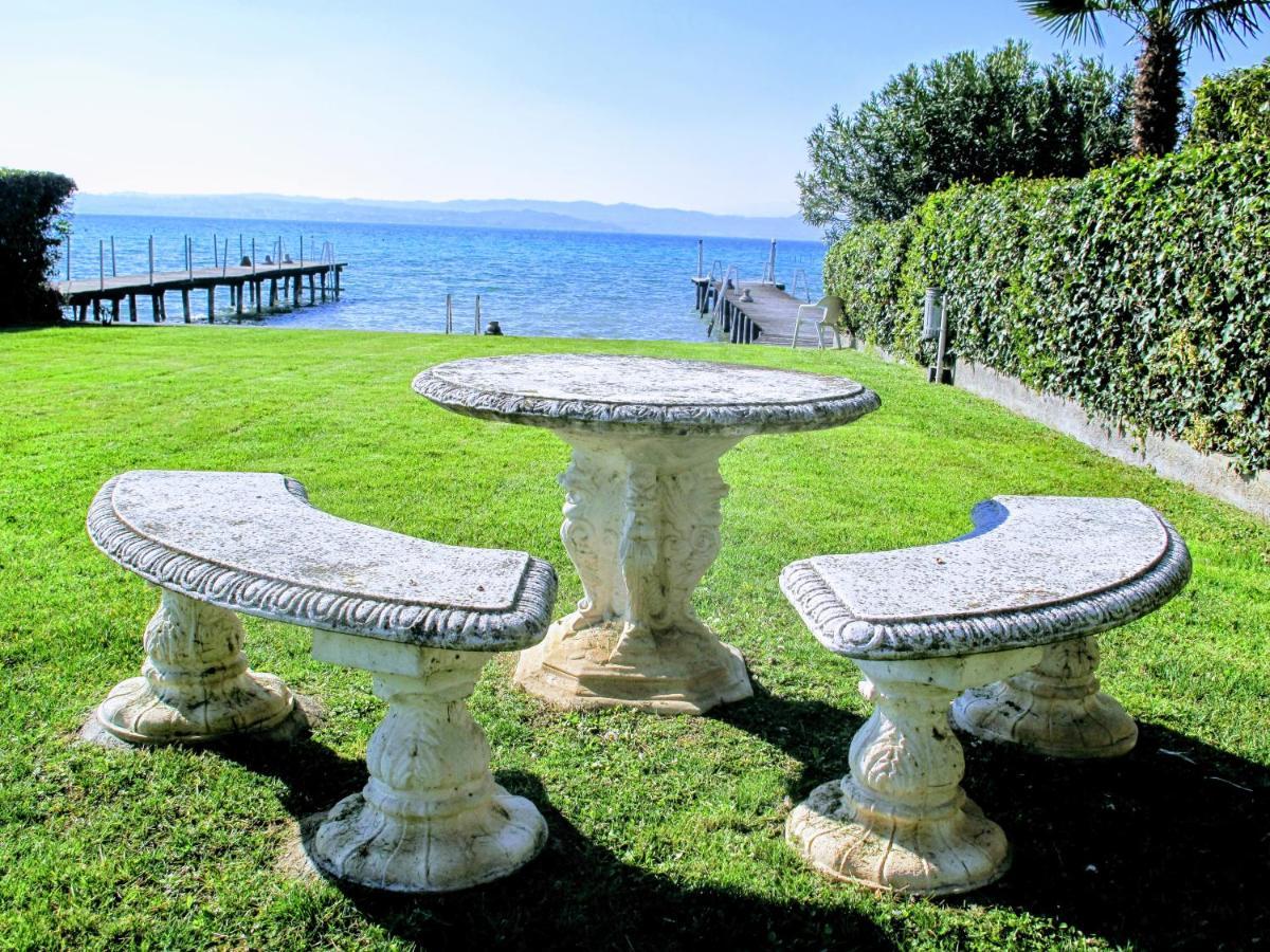 One Step From The - Italian Homing * Sirmione