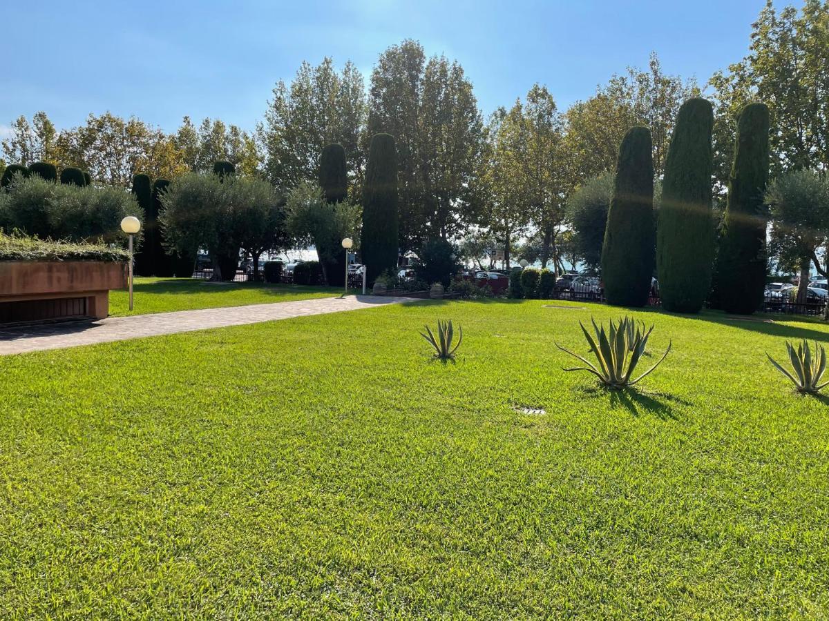Apartment Splendid View A Few Steps From The Castle Sirmione