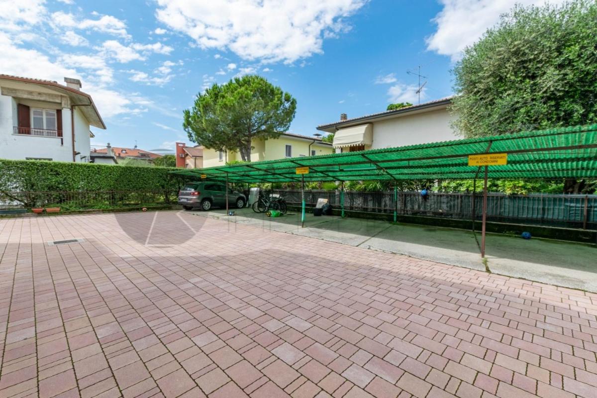 Sirmione, Colombare Apartman *