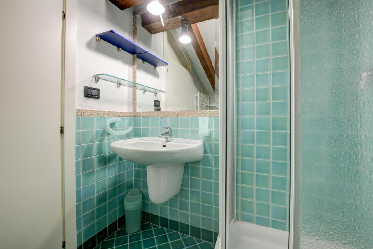 Laguna Lake Front Apartment
