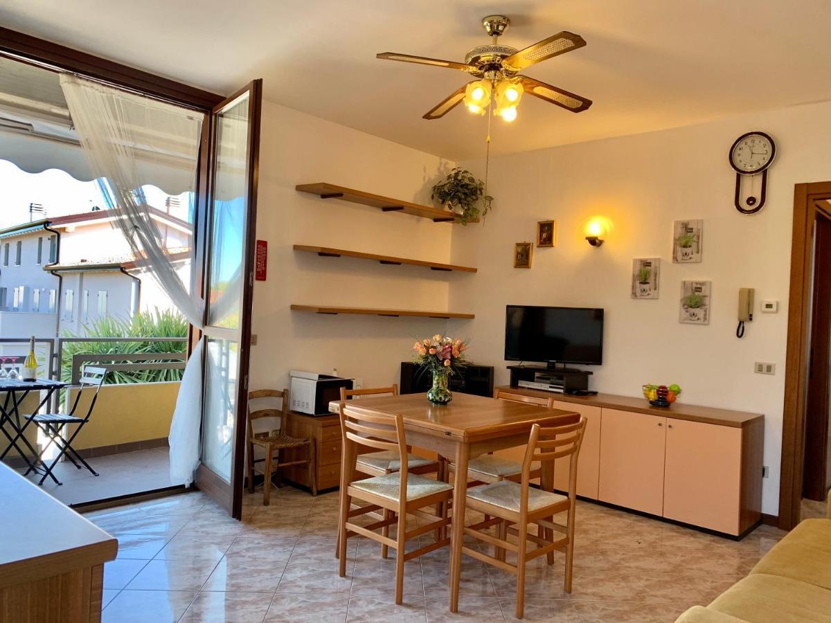 Camelia Apt Sirmione