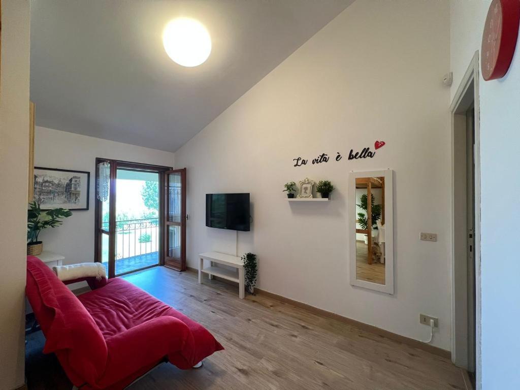 Apartment Ena Apt Fronte Lago Bilocale Con Piscina Parco E Pontile Privato
