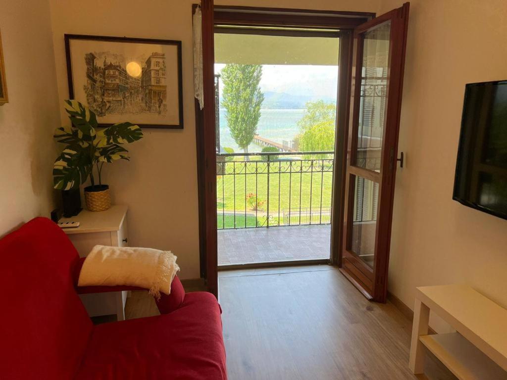 Apartment Ena Apt Fronte Lago Bilocale Con Piscina Parco E Pontile Privato *