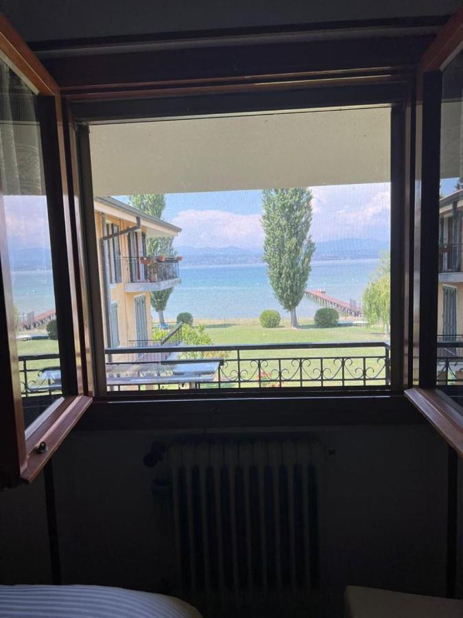 Apartment Ena Apt Fronte Lago Bilocale Con Piscina Parco E Pontile Privato