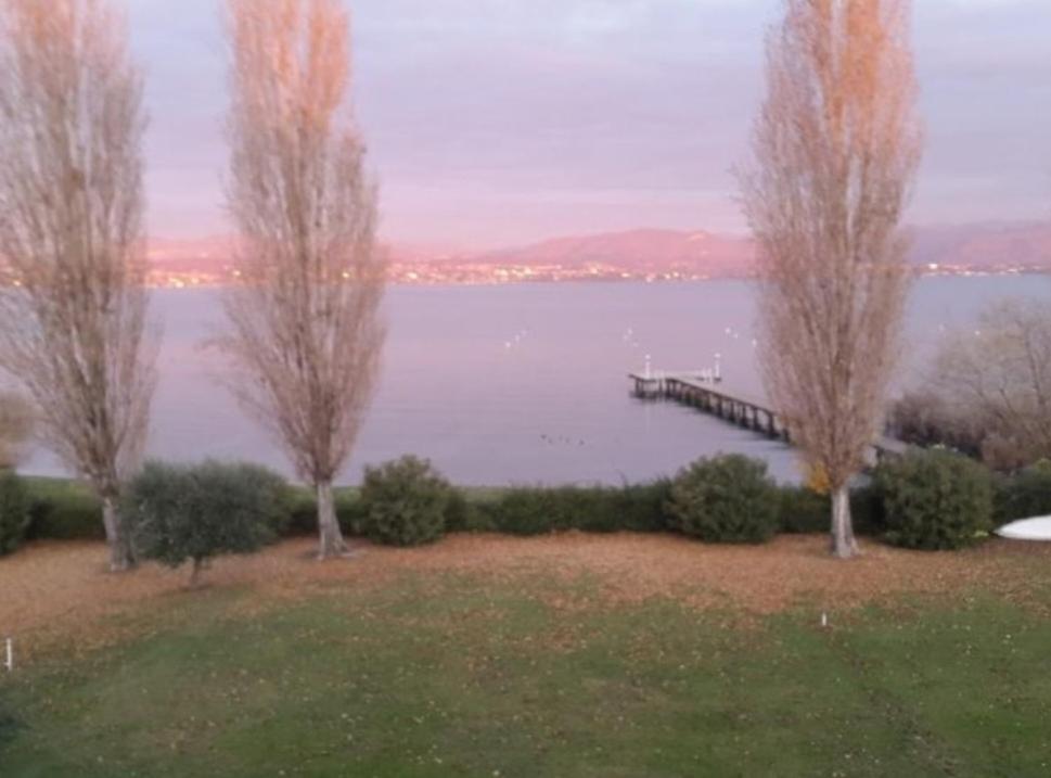 Ena Apt Fronte Lago Bilocale Con Piscina Parco E Pontile Privato Sirmione