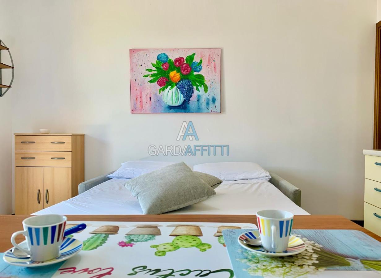 Apartment Azzurrite - - Gardaaffitti Com Sirmione