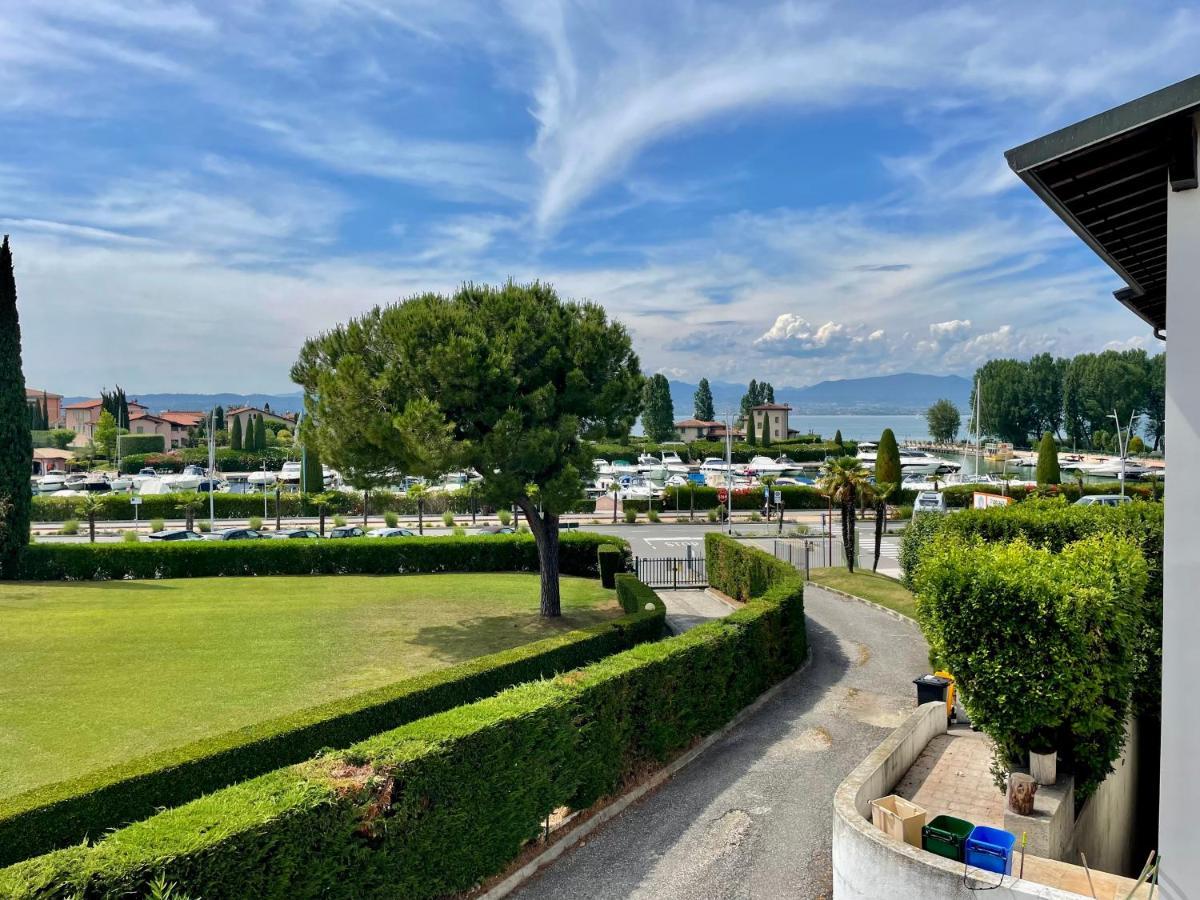 Porto 2 Apt Sirmione