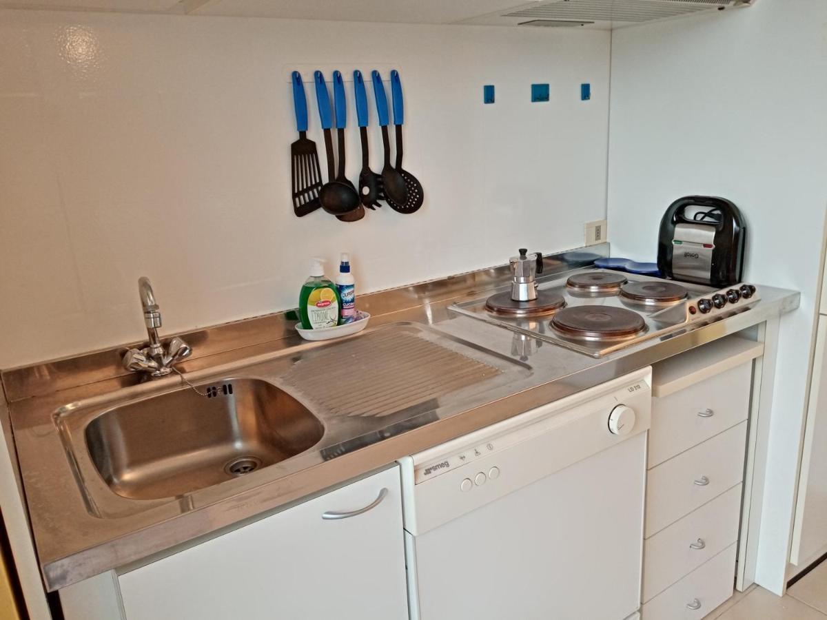 Casa Lugana 10 - Monolocale Con Piscina Direttamente A Lago Sirmione
