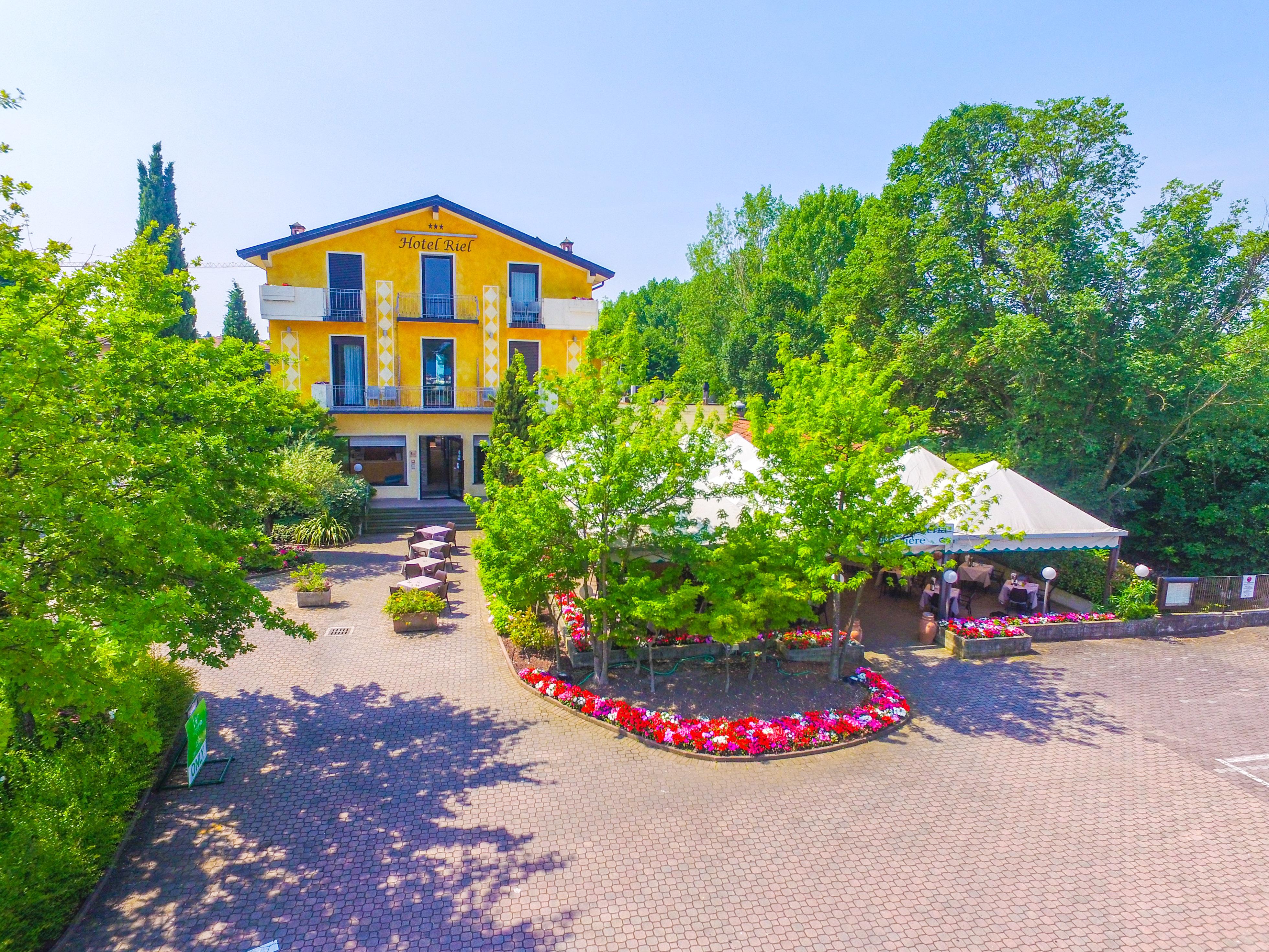 Riel Hotel