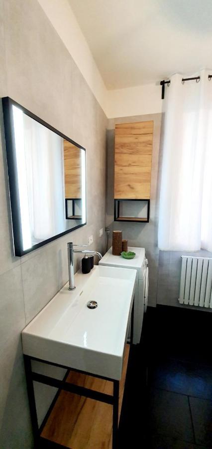 Mantegna Boutique Apartment, 75mq, 100mt From The Lake, Free Parking Holiday home *