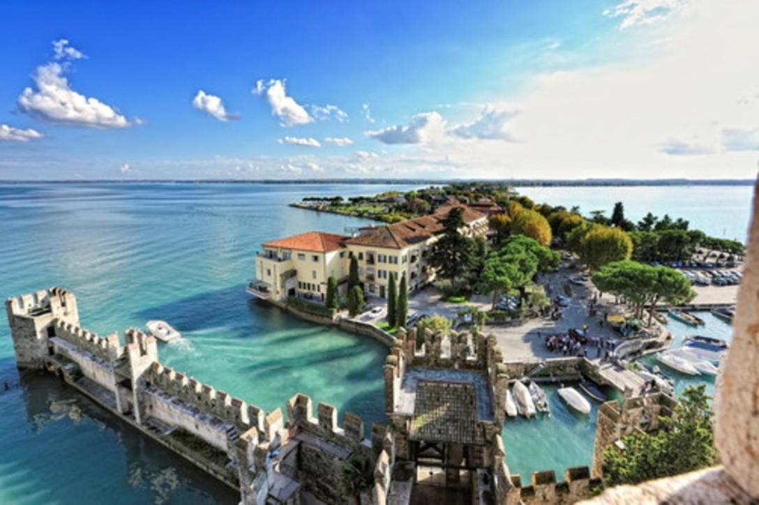 Mantegna Boutique Apartment, 75mq, 100mt From The Lake, Free Parking * Sirmione